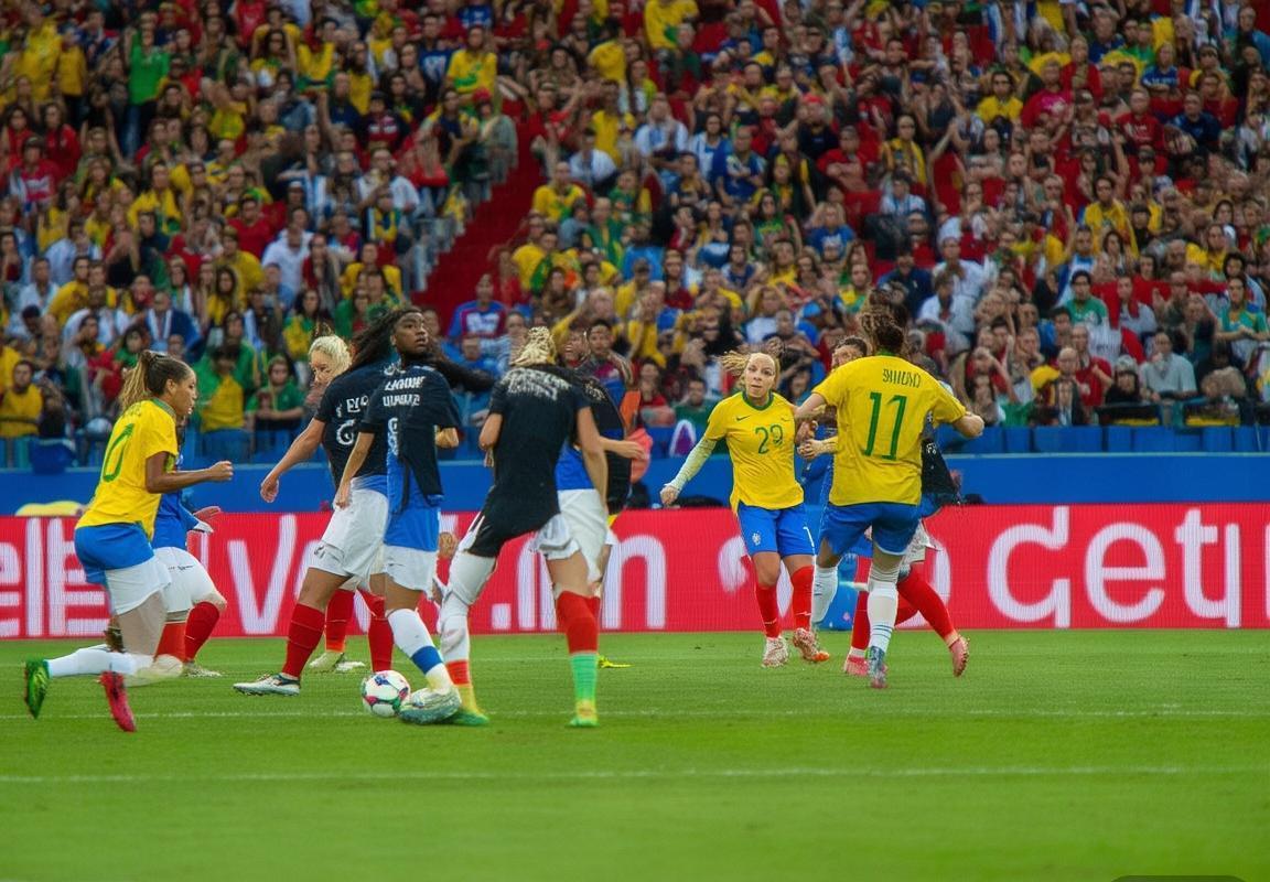 巴西女足VS法国女足：巅峰对决技战术解析与风格对决